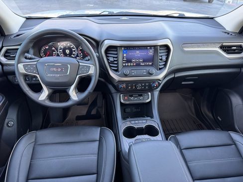 Used 2022 GMC Acadia Denali w/ Denali Technology Package image 5