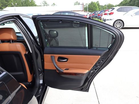 Used 2011 BMW 335i xDrive Sedan AWD/4WD image 36