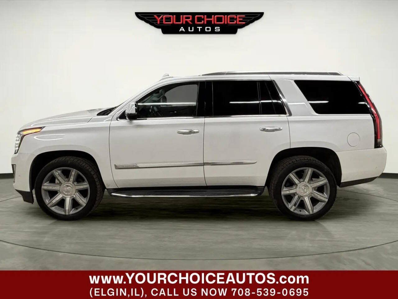 Used 2017 Cadillac Escalade Luxury AWD/4WD image 2