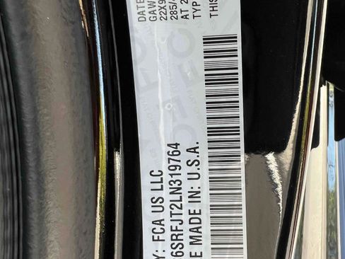 Used 2020 RAM 1500 Laramie AWD/4WD image 18