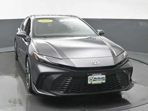 Used 2025 Toyota Camry XSE FWD image 5