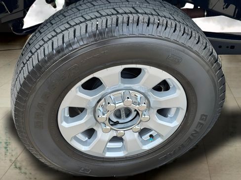 Used 2023 Ford F350 Lariat w/ Lariat Ultimate Package AWD/4WD image 22