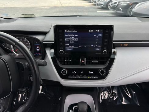 Used 2022 Toyota Corolla SE image 17