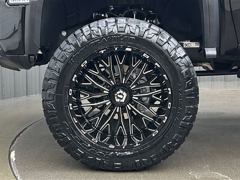 Used 2025 GMC Sierra 3500 Denali image 10