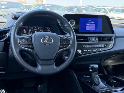 Certified 2025 Lexus ES 350 FWD image 29