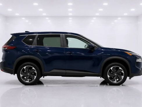 Used 2026 Nissan Rogue SV w/ Cold Weather Package AWD/4WD image 6