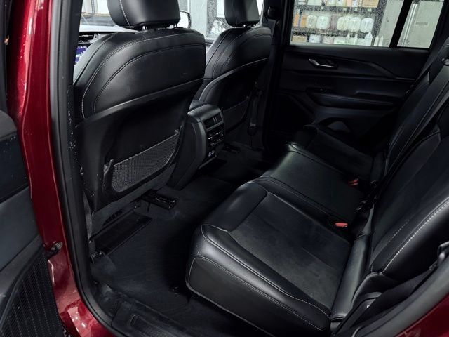 Certified 2025 Jeep Grand Cherokee Altitude AWD/4WD image 19
