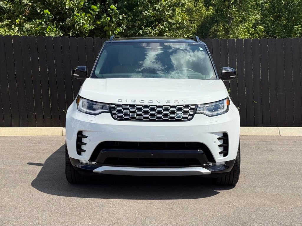 Used 2026 Land Rover Discovery Limited Edition AWD/4WD image 9