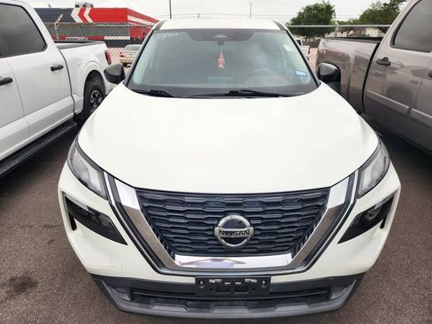 Used 2021 Nissan Rogue S FWD image 2
