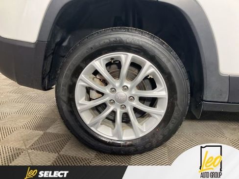 Used 2022 Jeep Cherokee Latitude Lux FWD image 23