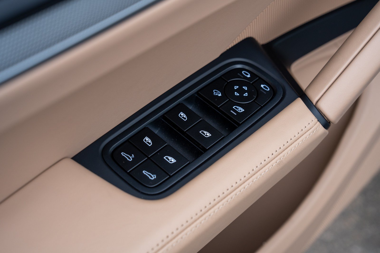 Certified 2026 Porsche Cayenne S AWD/4WD image 21