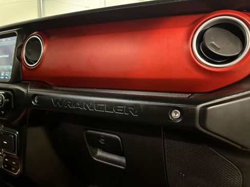 Used 2019 Jeep Wrangler Unlimited Rubicon AWD/4WD image 41