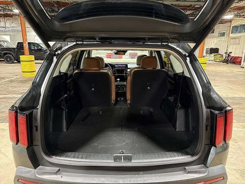 Used 2022 Kia Sorento SX Prestige w/ Rust Color Package AWD/4WD image 10