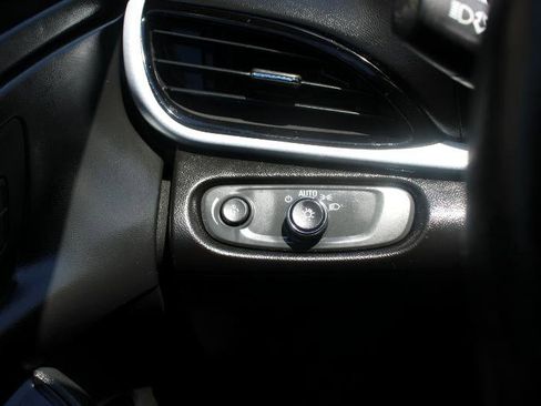 Used 2017 Chevrolet Volt LT image 28