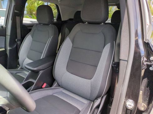 Used 2025 Chevrolet TrailBlazer LT AWD/4WD image 24