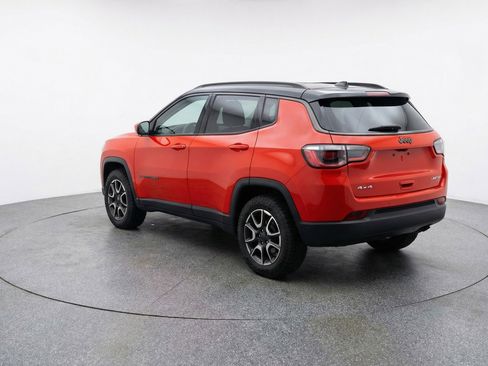 Used 2025 Jeep Compass Trailhawk image 6