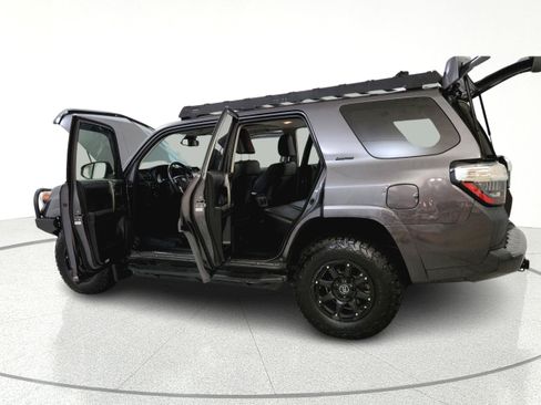 Used 2021 Toyota 4Runner Limited AWD/4WD image 12
