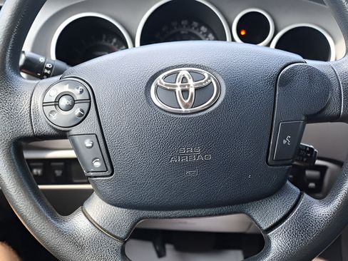Used 2012 Toyota Tundra 4x4 CrewMax w/ Tow Pkg image 13