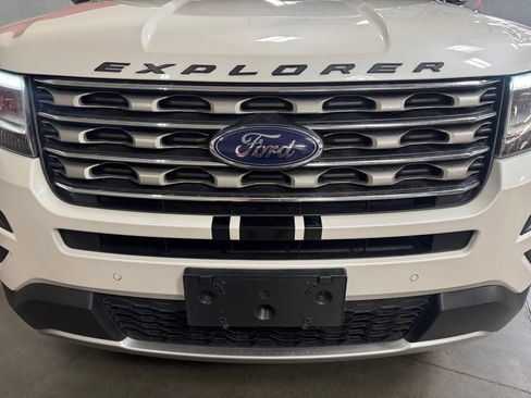 Used 2016 Ford Explorer XLT w/ Equipment Group 202A image 23