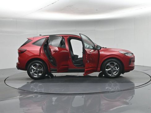 Used 2023 Ford Escape ST-Line w/ Tech Pack #1 FWD image 5