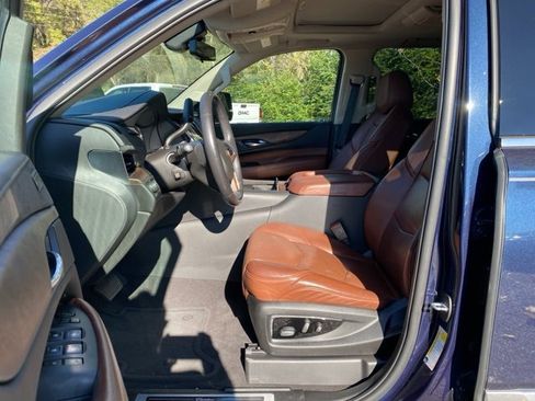 Used 2020 Cadillac Escalade Premium Luxury image 10