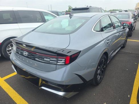 Used 2025 Hyundai Sonata SEL FWD image 9