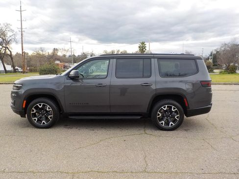 Used 2025 Jeep Wagoneer Series II image 9