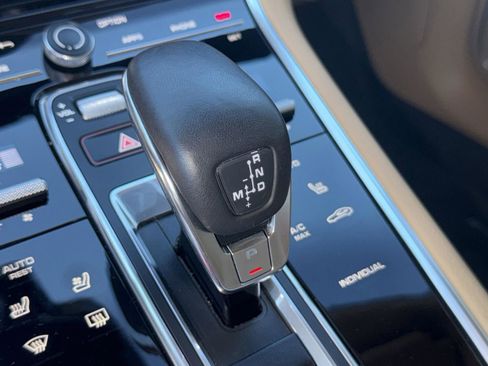 Used 2022 Porsche Panamera Platinum Edition image 27