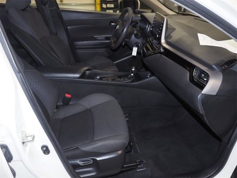 Used 2020 Toyota C-HR LE image 13