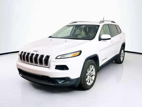 Used 2016 Jeep Cherokee Latitude w/ Comfort/Convenience Group FWD image 3