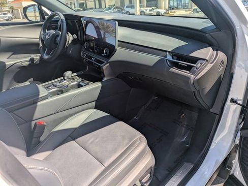 Used 2024 Lexus RX 350 w/ Convenience Package image 33
