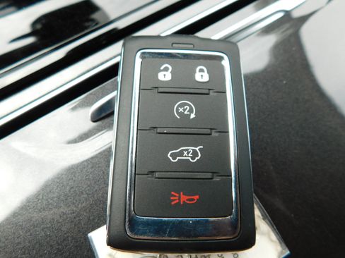 New 2024 Jeep Wagoneer 4WD w/ Premium Group I image 30