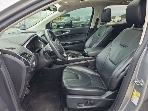 Used 2020 Ford Edge Titanium w/ Class II Trailer Tow Package AWD/4WD image 9
