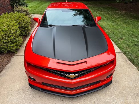Used 2013 Chevrolet Camaro SS w/ SS Performance Package RWD image 9
