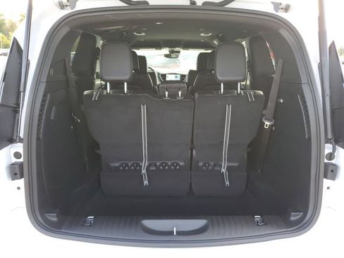 New 2026 Chrysler Pacifica Select image 5