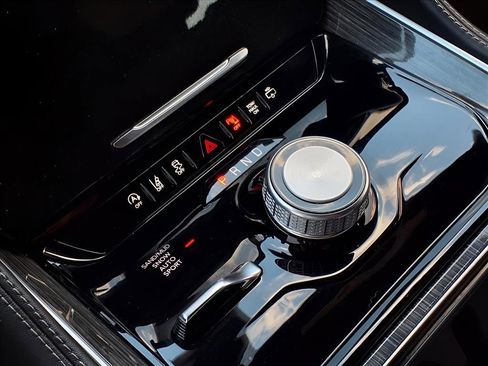 Used 2022 Jeep Wagoneer Series II w/ Rear Seat Video Group 1 image 23