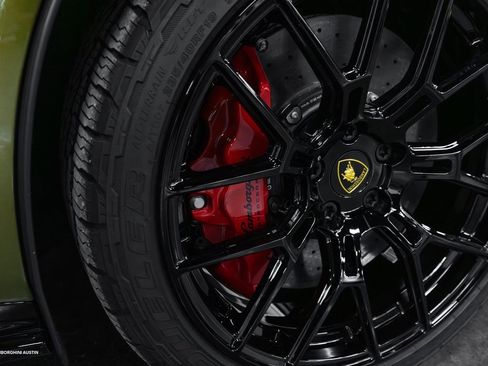 Used 2024 Lamborghini Huracan Sterrato image 19