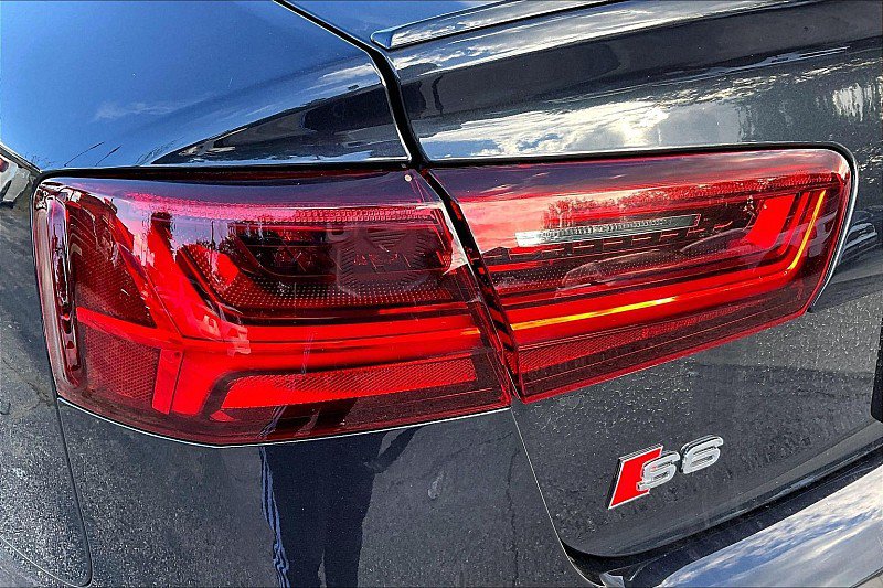 Used 2018 Audi S6 Prestige w/ Prestige Package AWD/4WD image 24