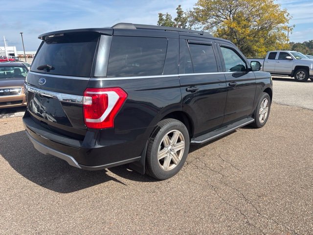 Used 2020 Ford Expedition XLT w/ Equipment Group 202A AWD/4WD image 3