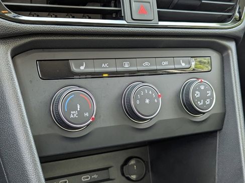 Used 2022 Volkswagen Taos SE image 20