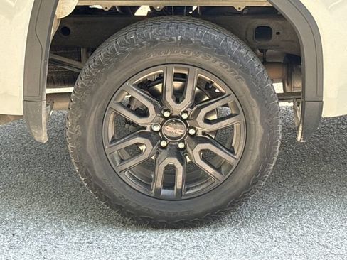 Used 2023 GMC Sierra 1500 Elevation AWD/4WD image 9