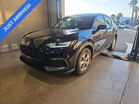 Used 2023 Honda HR-V LX image 1