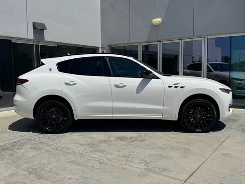 Certified 2022 Maserati Levante GT AWD/4WD image 3