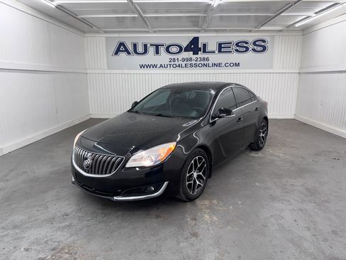 Used 2017 Buick Regal Sport Touring image 1