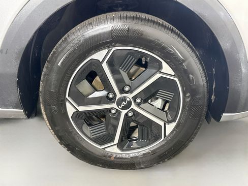 Used 2026 Kia Niro LX FWD image 31