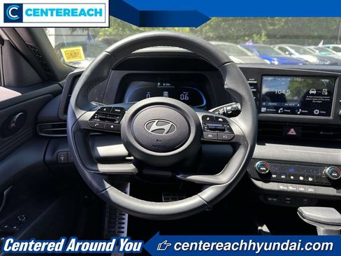 Used 2025 Hyundai Elantra Sport FWD image 10