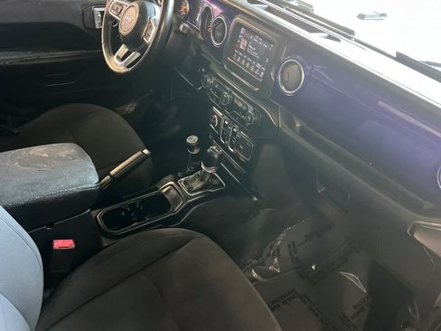 Used 2019 Jeep Wrangler Unlimited Sahara AWD/4WD image 19