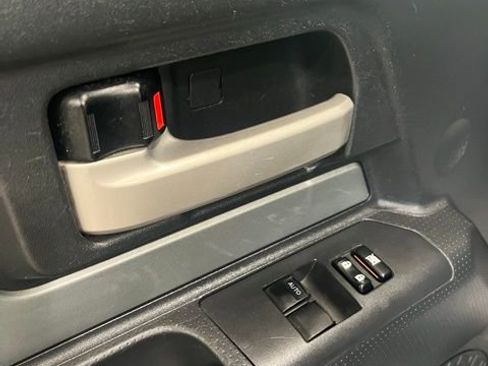 Used 2012 Toyota FJ Cruiser 4WD image 11