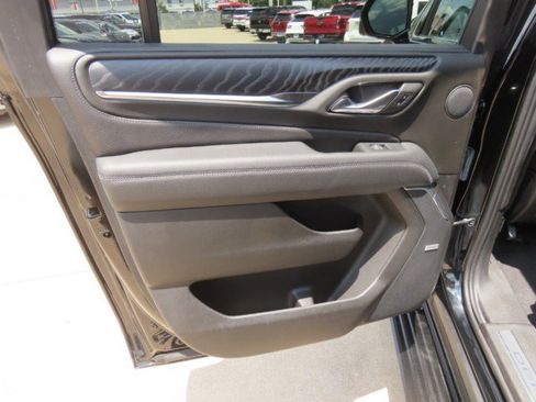 Used 2024 GMC Yukon XL Denali w/ Denali Reserve Package AWD/4WD image 18