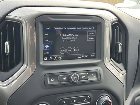 Used 2023 Chevrolet Silverado 1500 Custom image 9